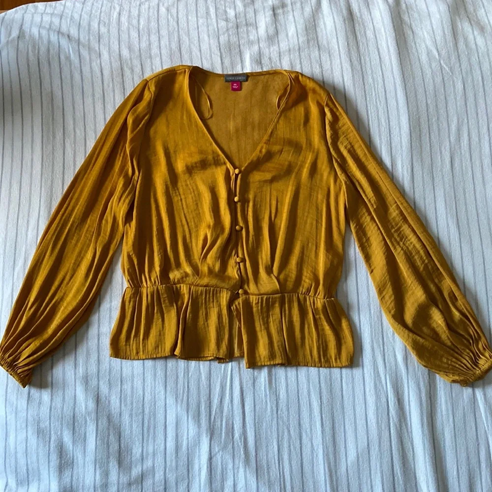 Vince Camuto Mustard Yellow Blouse (in Size SP) - Picture 1 of 4